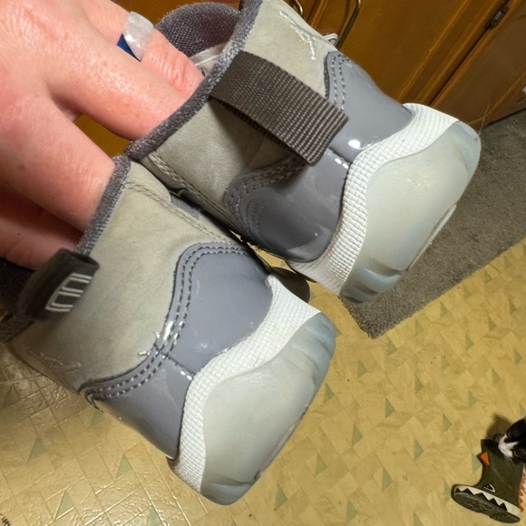 Jordan 11 cool Grey size 6c - Picture 4 of 4